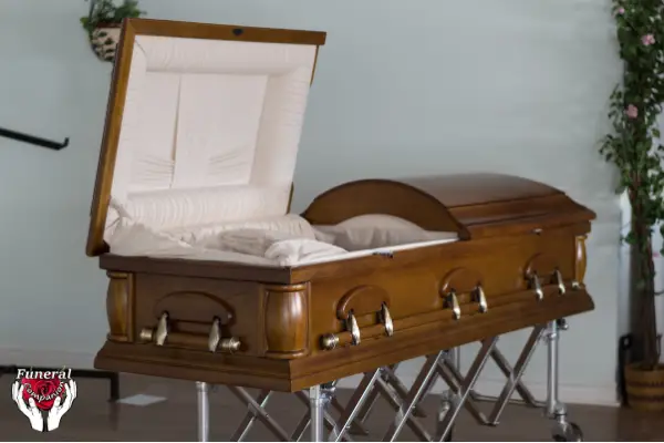 Organizing an open casket